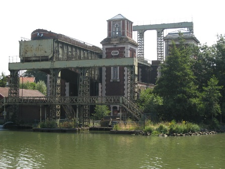 Barge lift