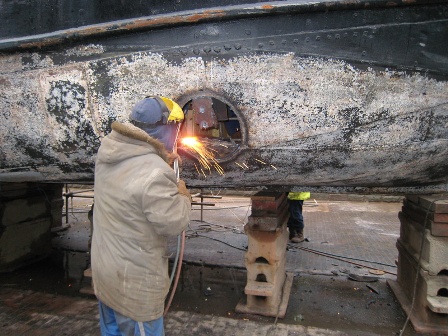 Bow hole