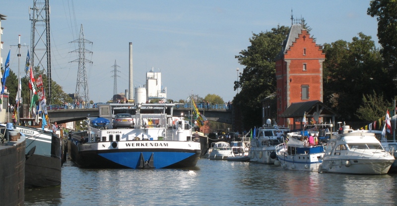 110m barge